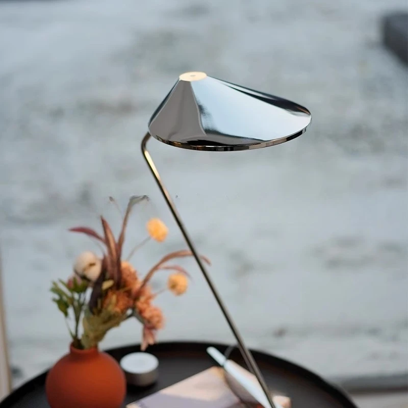 Light Luxury Hotel Model Guest Hall Floor Lamps Sofa Sides TV Cabinet Home Decoration Atmosphere Vertical Lights Touch Sensing