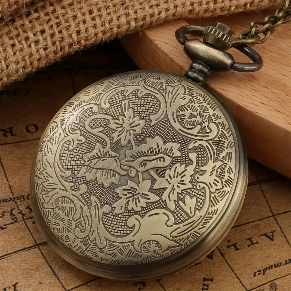 Vintage Bronze Exquisite Cool Wolf Carved Quartz Pocket Watch Necklace Watch Pendant Pocket Watch Unisex Timepiece