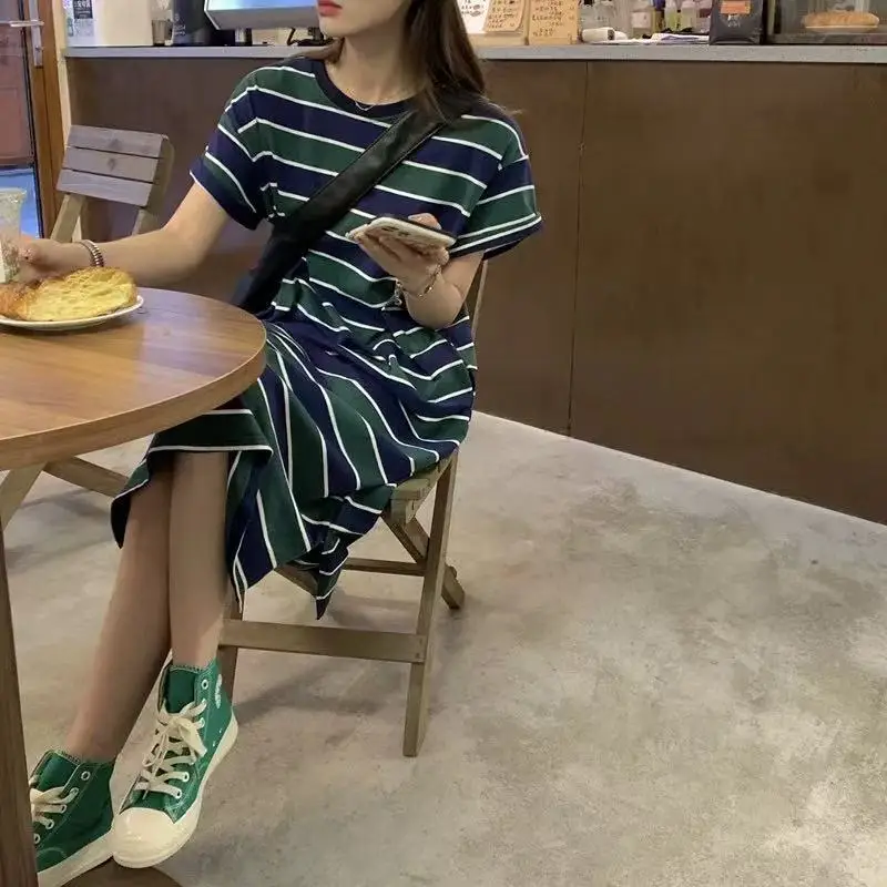 T-shirt ort-sav ample mi-long Dr coréen Sle personnalisé grande taille Hong Kong Sle Design Sense vêtements d'extérieur