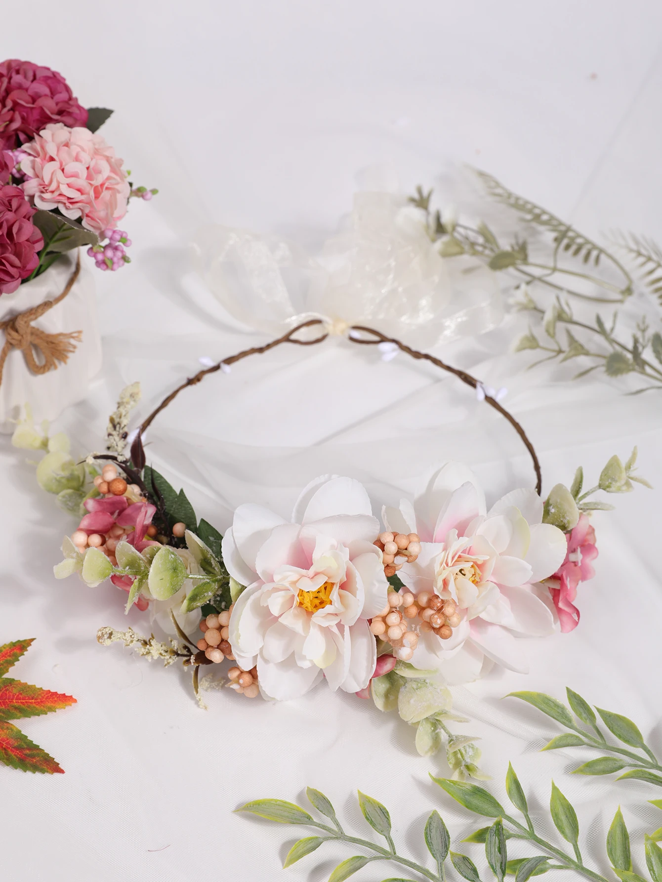 A female super Sensen department simulation flower flower seaside vacation tour shot headwear wreath