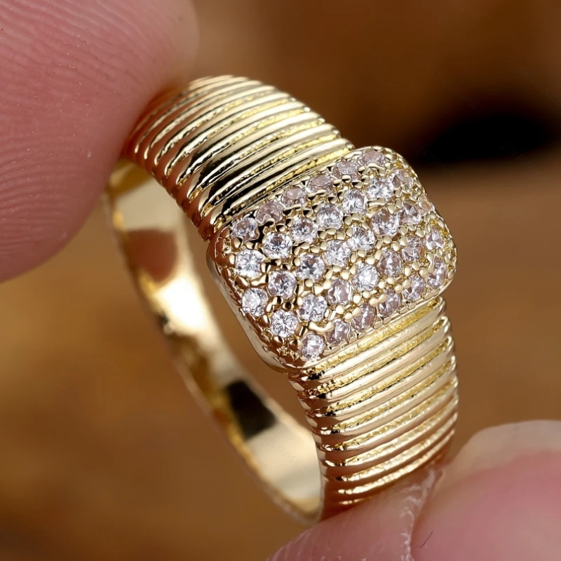 Europe and The United States Fashion Ring with Square Inlaid Zirconia Jewelry for Women Luxury Wedding Party Accessories Gifts