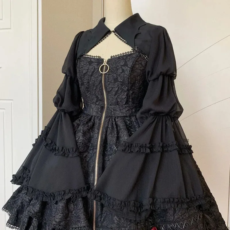 القوطية لوليتا سترة بلوزة المرأة فضفاضة نفخة الأكمام الدانتيل المرقعة الأسود اقتصاص قمصان Harajuku الخفافيش طوق الرؤوس القمم