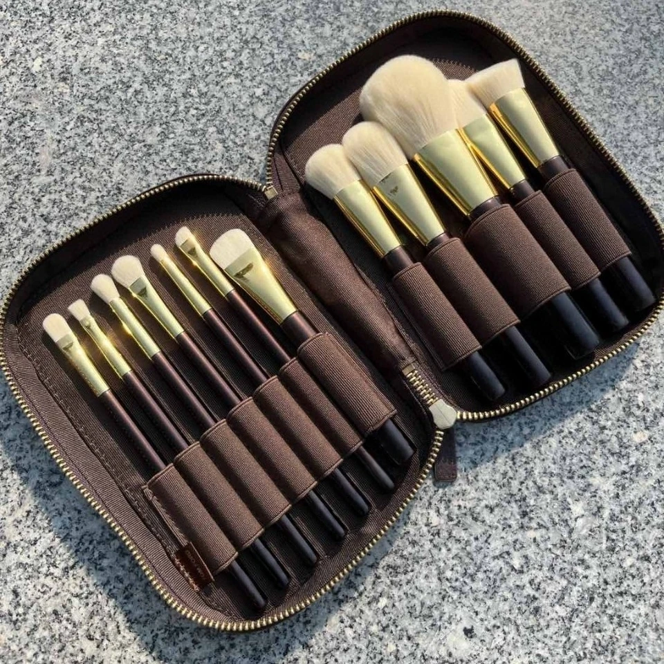 人間工学に基づいたファンデーション、チーク、コントゥアリング用高級メイクブラシセット、低刺激性合成毛、レザー製トラベルケース