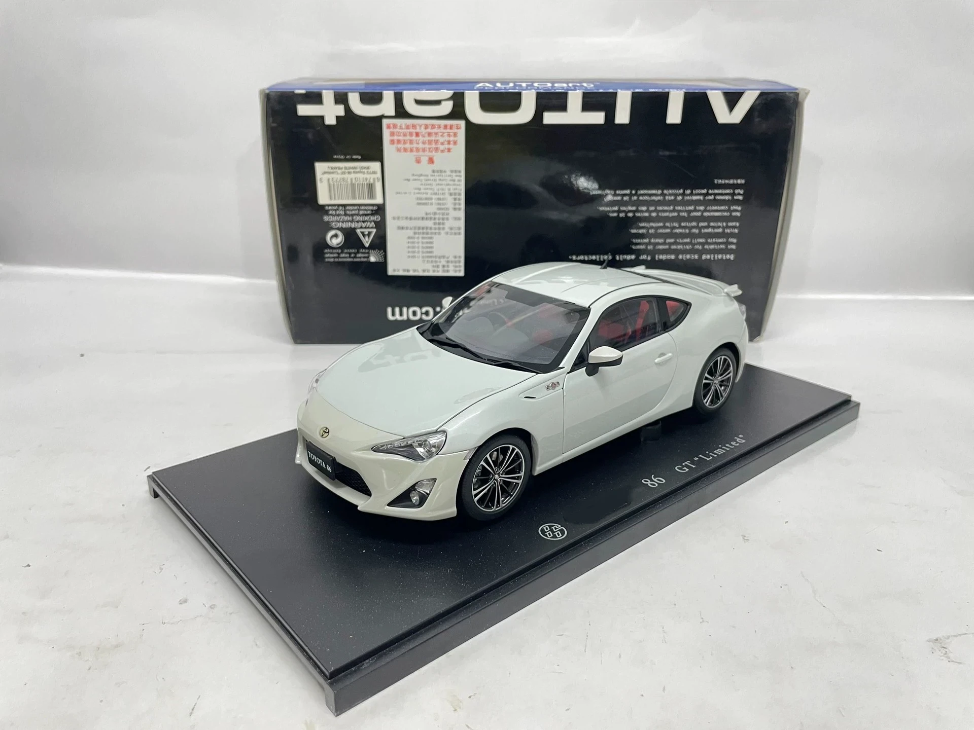 

Autoart 1:18 GT86 Белый JDM Моделирование Ограниченная серия Все открытые металлические статические модели автомобиля из сплава Игрушка в подарок