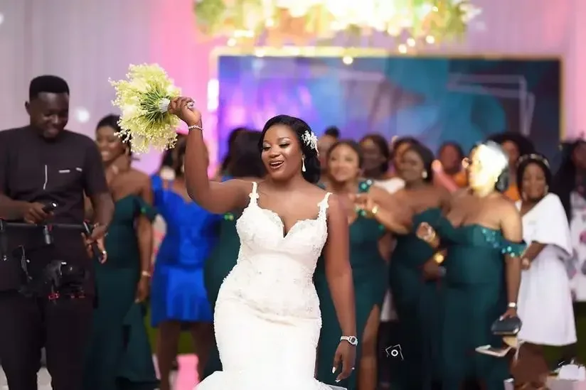 تخصيص السباغيتي الأشرطة حورية البحر فساتين الزفاف عارية الذراعين زين الدانتيل حجم كبير زي العرائس فستان الزفاف البوهيمي 2021