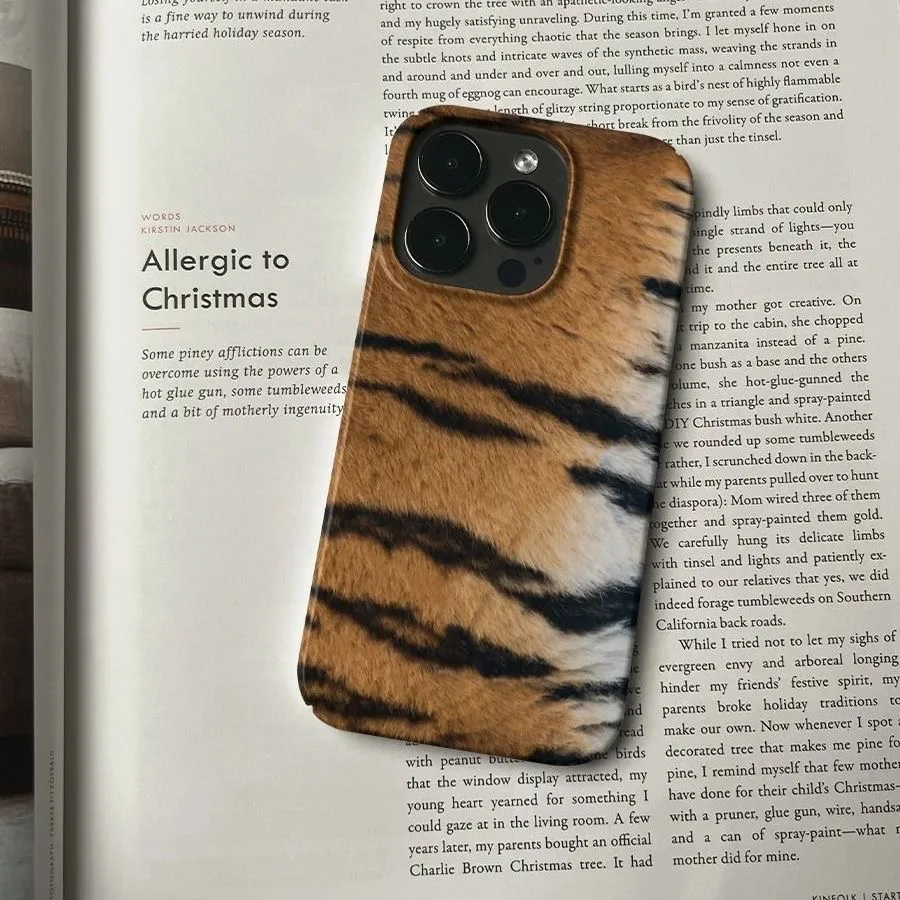 Wild & Stylish Tiger-Fur Pattern Creative Phone Case for iPhone 16 15 14 11 12 13 Pro Max Plus Back Cover
