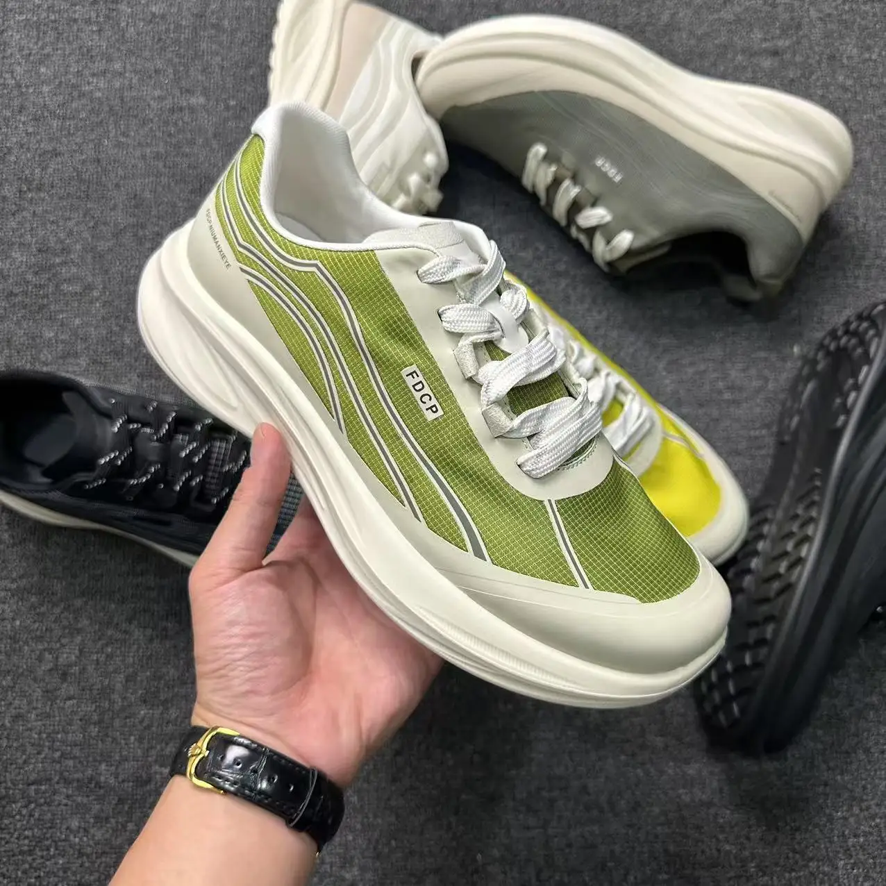 2025 New Arrivals Hot Sale High-Quality Lightweight Anti-Slip Durable Walking Shoes with Strong Grip Durable Casual Sneakers