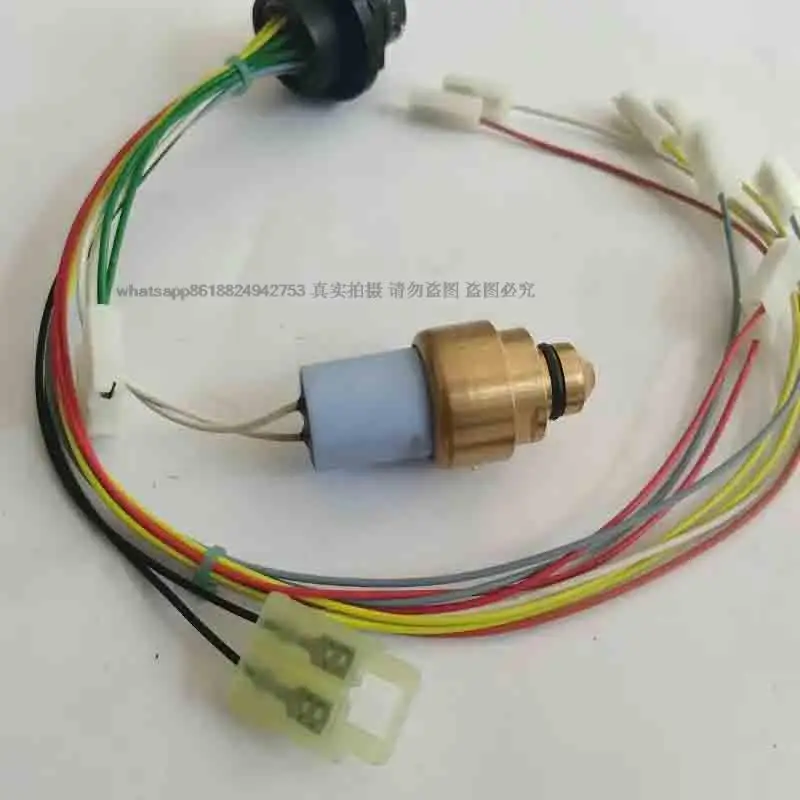 Pressure sensors 923855.1825 and 923941.0425 for the front lifting box of the bulldozer