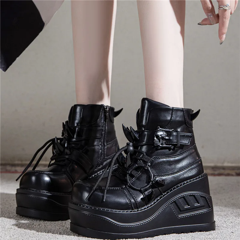 

2025 Women's Shoes Punk Skull Goth Style Dark Muffin Thick Sole Heightened 9cm Short Boots