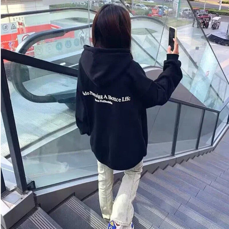 أنيقة كبيرة الحجم جيب أمامي هوديس المرأة خمر فضفاض الترفيه زائد المخملية القمم الطلاب لينة مضلع موضة الشتاء إلكتروني طباعة