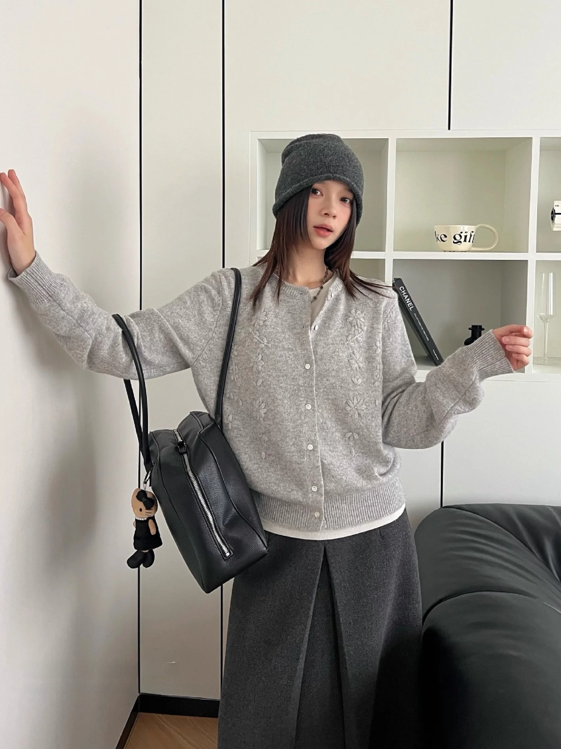 

Корейский женский кардиган с длинными рукавами и круглым вырезом, шерстяное пальто, пушистая вязаная одежда, удобный свободный крой для повседневной носки