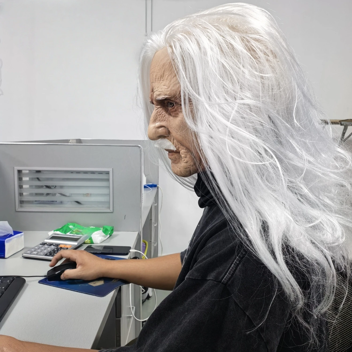 Mannen realistisch volledig hoofd latex masker met baard lang wit haar Halloween kostuum partij prop oude man cosplay hoofddeksel