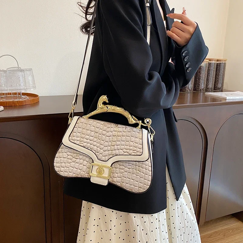 Handbags for Women Fashion Designers Golden Cat Metal Shoulder Bags Leather Ladies Clutch Bags Shoulder and Cross Body Bags New