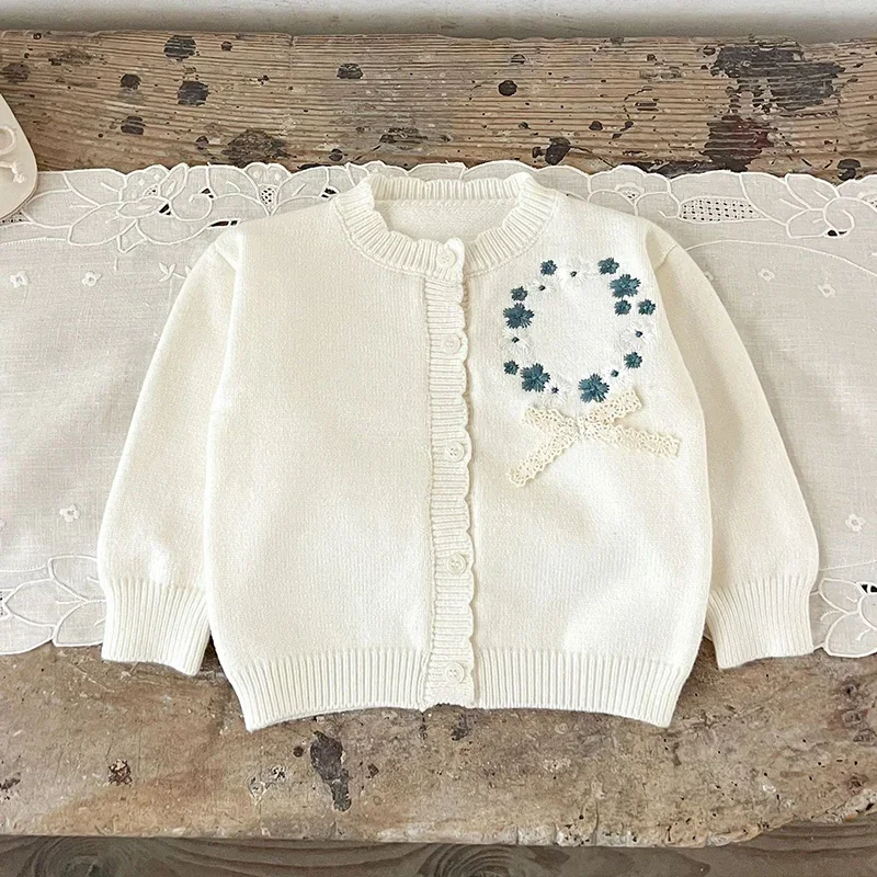 2026 ربيع جديد طفل رضيع الحياكة سترة الرضع طفل الفتيات الحياكة سترة طويلة الأكمام الأزهار التطريز سترة معطف