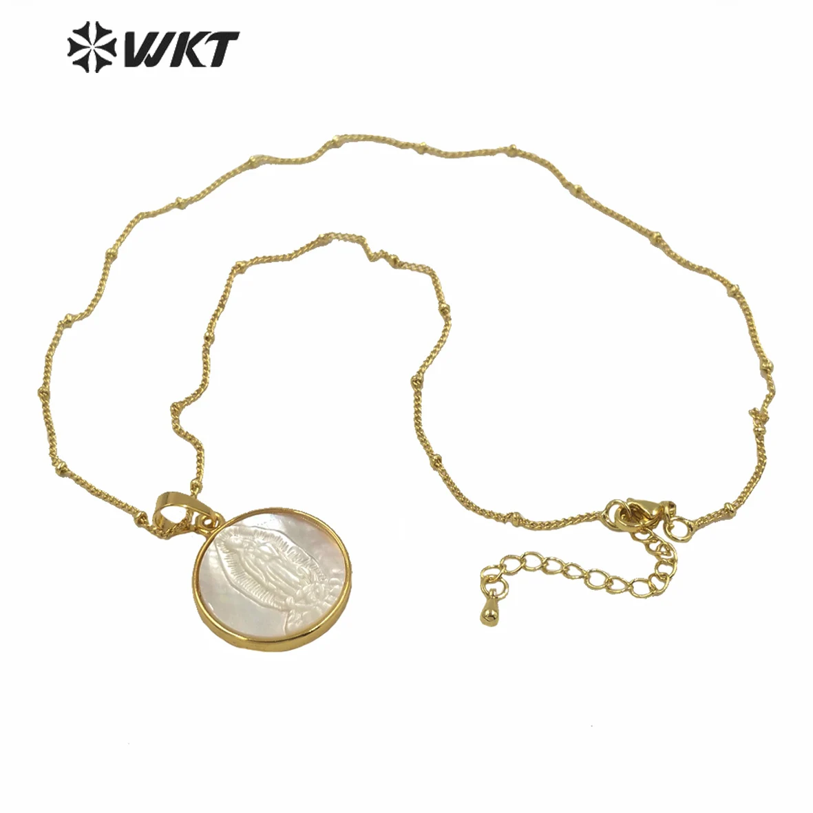 

WT-JN127 Wholesale 22mm Round Mother Of Pearl Christian Jesus Cross Necklace Women Fashion White Shell Religious Decorated