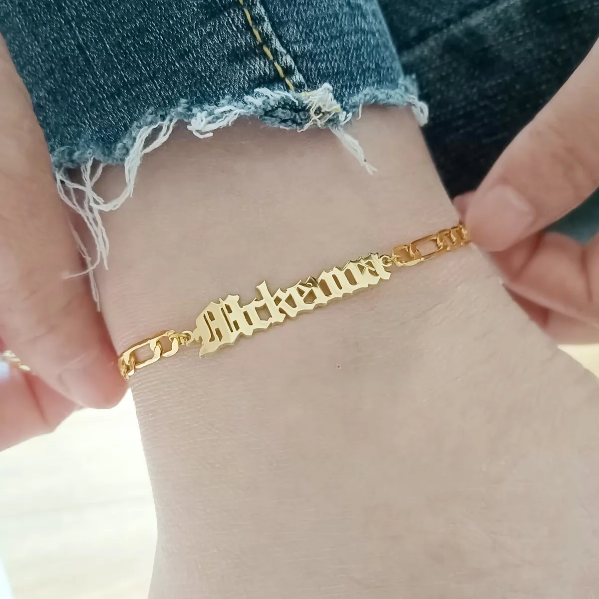 Custom Name Anklet for Women Personalize Old English Letter Cuban Chain Anklets Bohemian Beach Jewelry Cuban Ankle Bracelet Gift