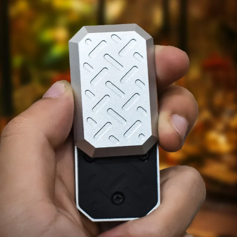 

Магнитная нажимная карта для декомпрессии, мини-непоседа, толкающая пластина, антистрессовый механический слайдер, счастливая монета, EDC, металлическая игрушка для снятия стресса