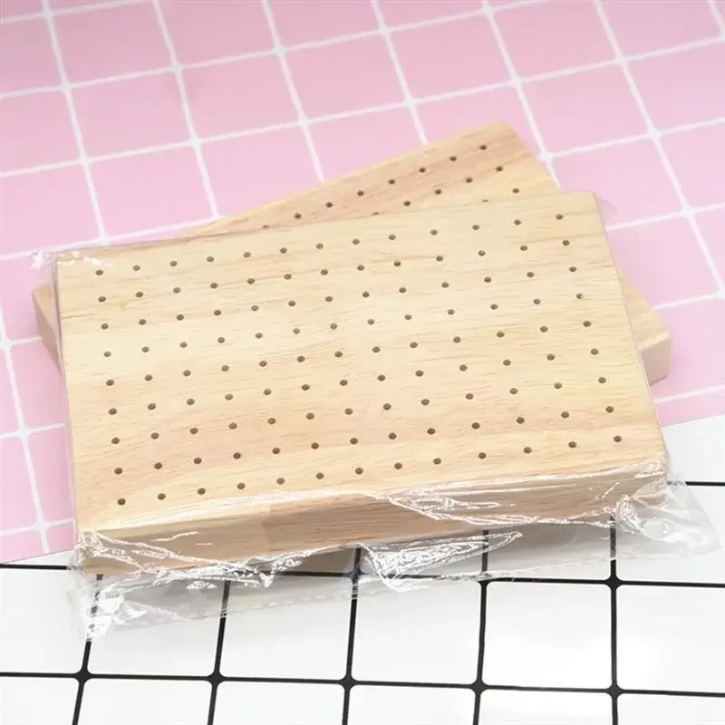 

Nice Wooden Food Skewer Holder Appetizer Fruit Pick Stand Food Display Holder Skewer Charcuterie Boards Candy For Restaurant Cat