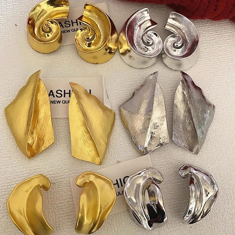 Exaggerated Metal Thick Irregular Large Earrings for Women European American Personality Statement Vintage Jewelry Gift New 2024