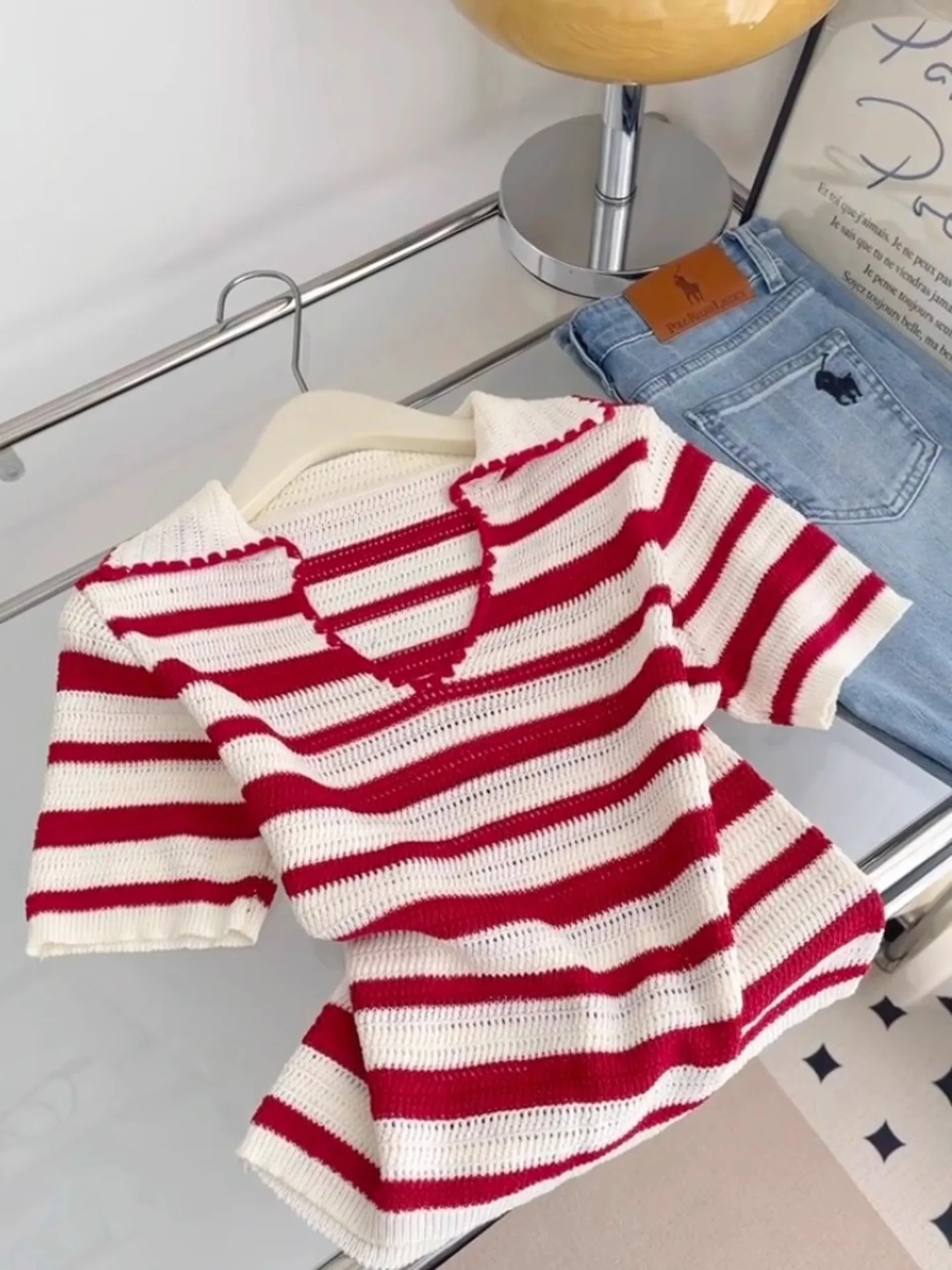 Korean Sle Faionable Red Striped ort Sve Women's T-irt Summer Top Unique Beautiful Age-Defng High-End Feeling