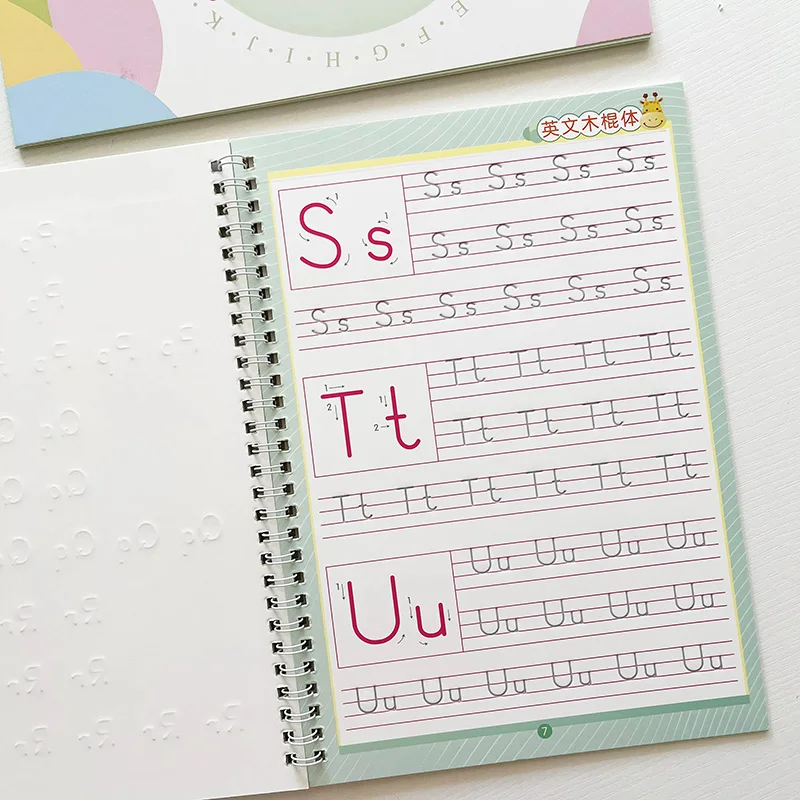 كتاب ممارسة الكتابة القابل لإعادة الاستخدام، كتاب تتبع الحروف الإنجليزية المخددة - مع أدوات الكتابة السحرية Libros Livros