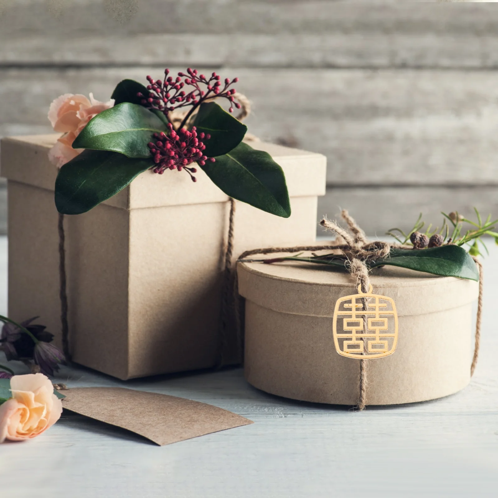 

60pcs Xi Character Hanging Decor Golden Wedding Candy Box Pendant Compact Sweets Bag Accessory Festive Party Decoration Chinese