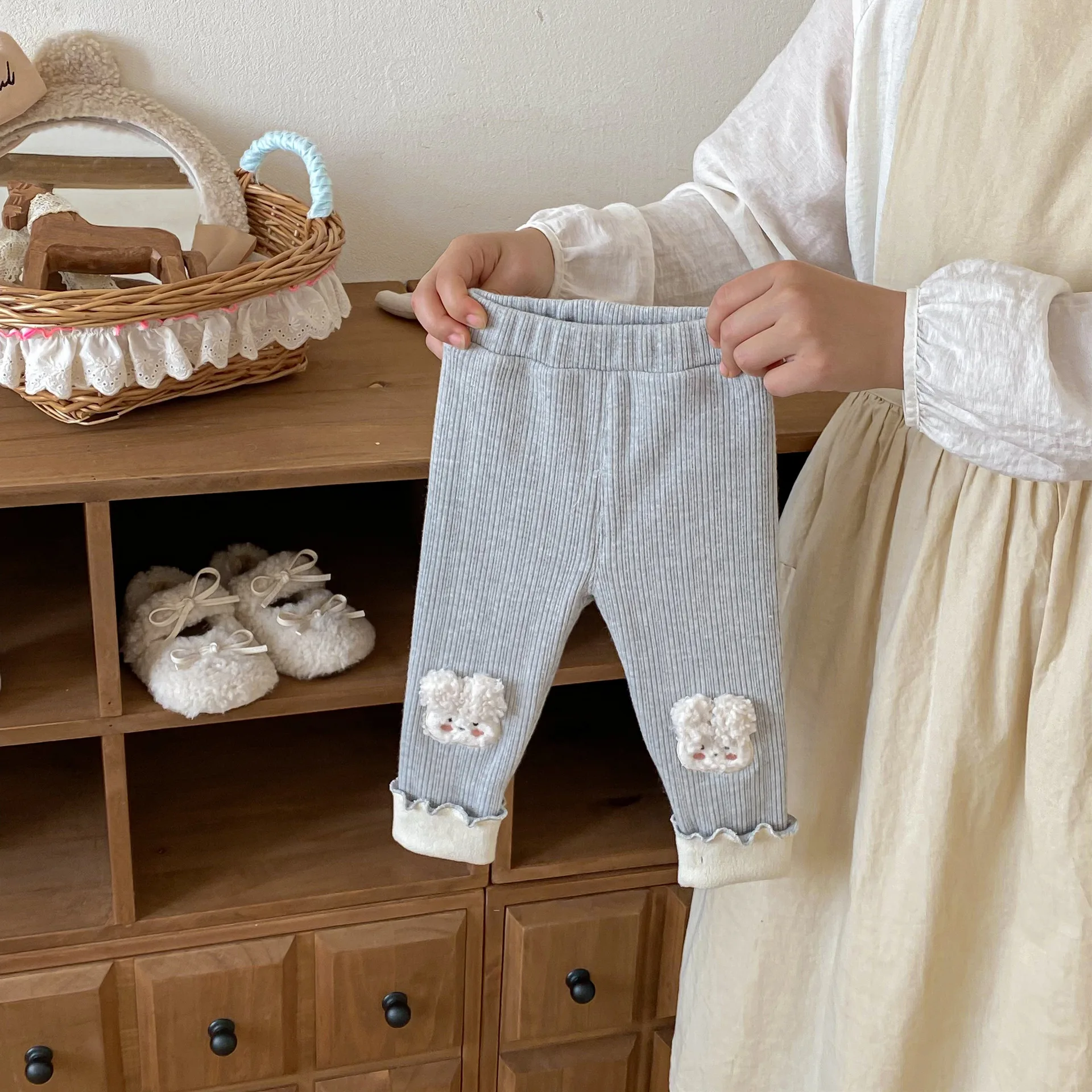 0–5 Jahre Kinder-Mädchen-Leggings, Kleidung, 2026, Frühling, mit Fleece gefüttert, niedliches Kaninchen, bestickt, warme lange Hose, weiche, dehnbare Hose – Detail 6
