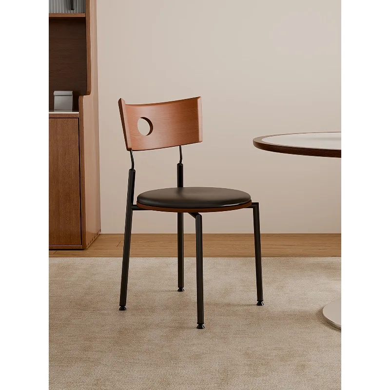 เก้าอี้ทานอาหารสไตล์เรโทร เก้าอี้พนักพิงไม้เนื้อแข็งสแตนเลส เก้าอี้พักผ่อนแบบซ้อนได้สำหรับอพาร์ทเมนต์ขนาดเล็ก