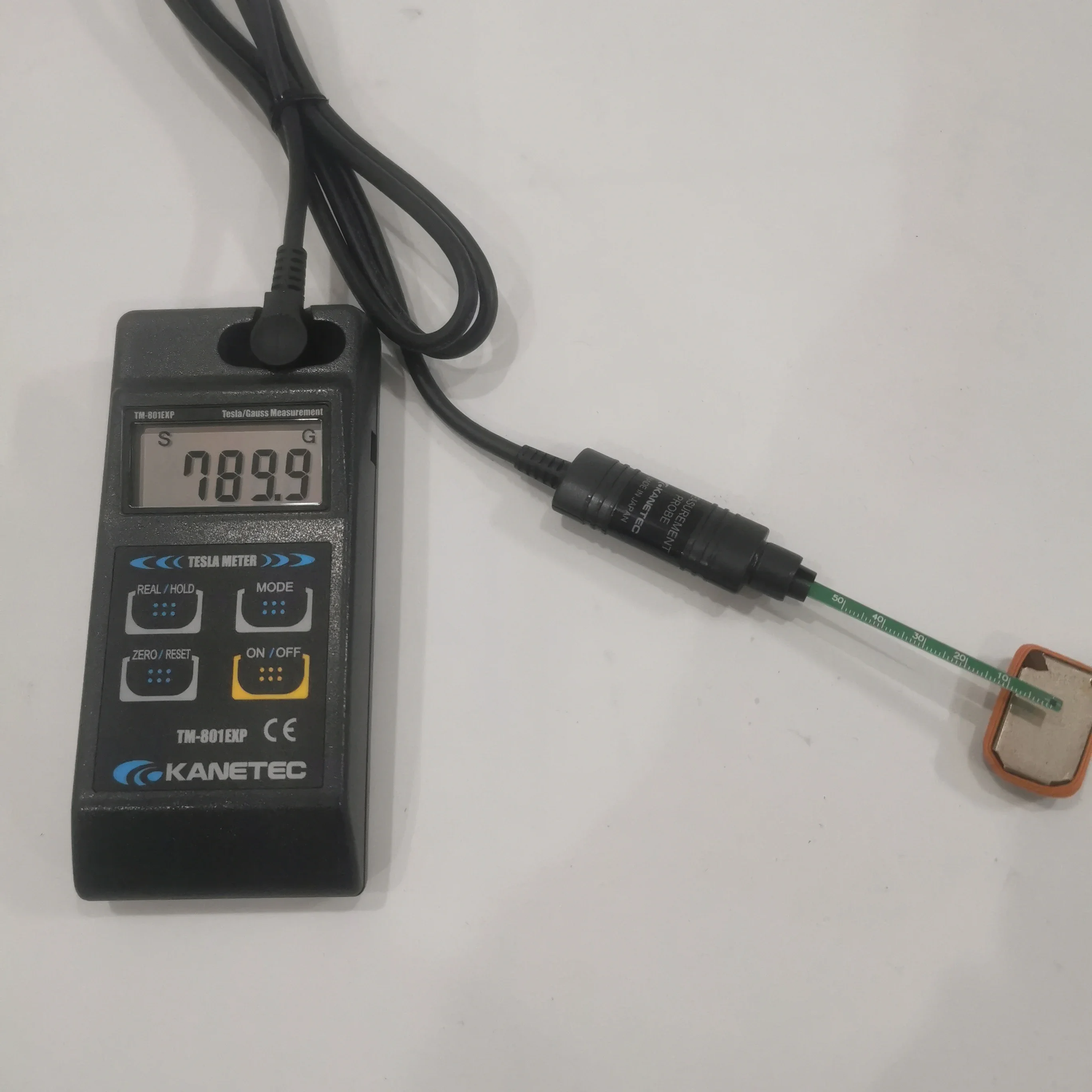 

TM-801EXP Watch Magnetism Tester TESLA METER / GAUSS METER Electromagnetic Det with USB interface can be connected to pc