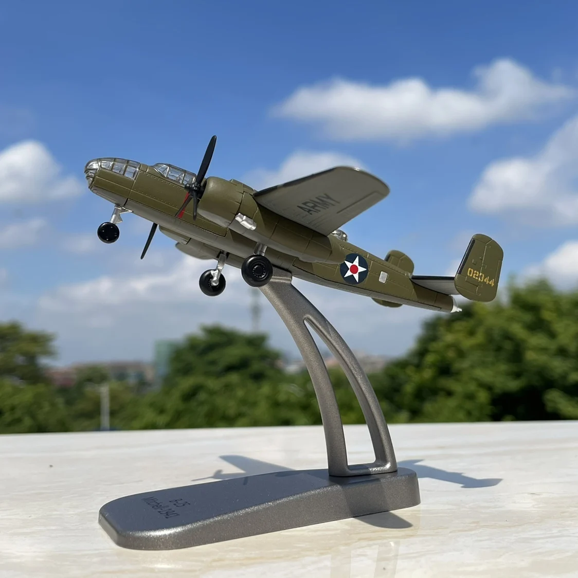 

1:144 Scale Airline B25 Armed Military Fighter Jets Model Diecast Alloy Static Display Classics Souvenir Collection Toys Gifts