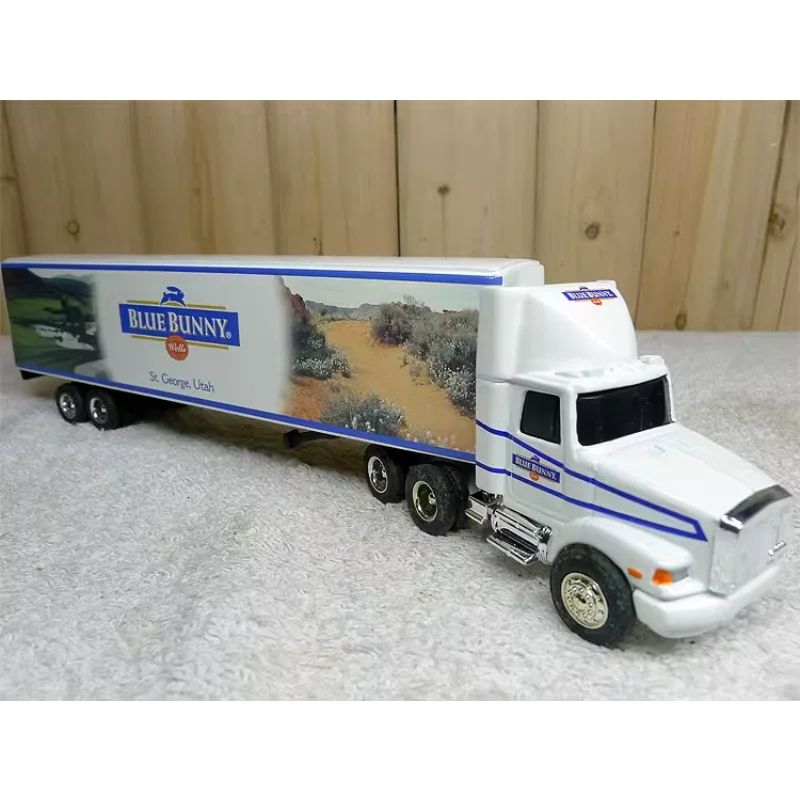 

Diecast ERTL 1:64 Scale Blue Bunny Wells Container Alloy Car Model Collectible Toy Gift Souvenir Display Ornament