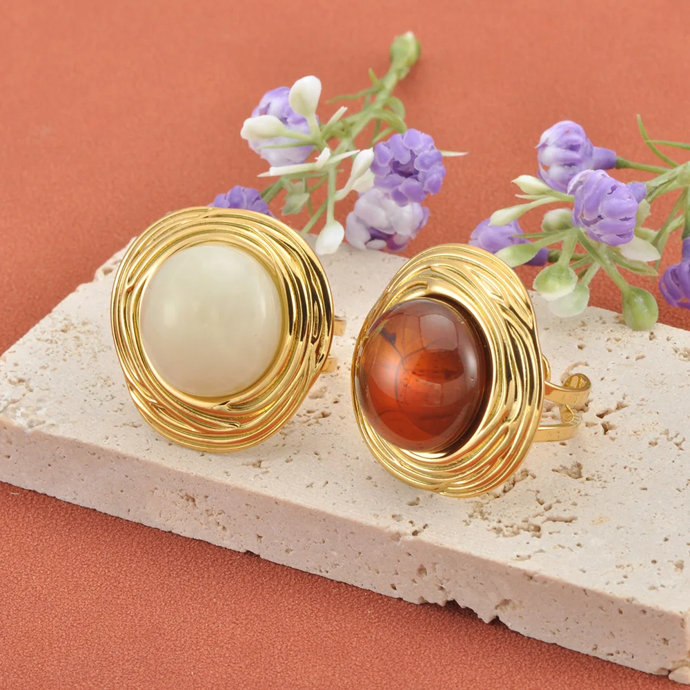 Lokaer 316L Edelstahl Vintage-Ringe mit rotem Stein, verstellbar, offene Ringe für Damen, wasserdicht, 18 Karat vergoldet, Fingerschmuck R26006
