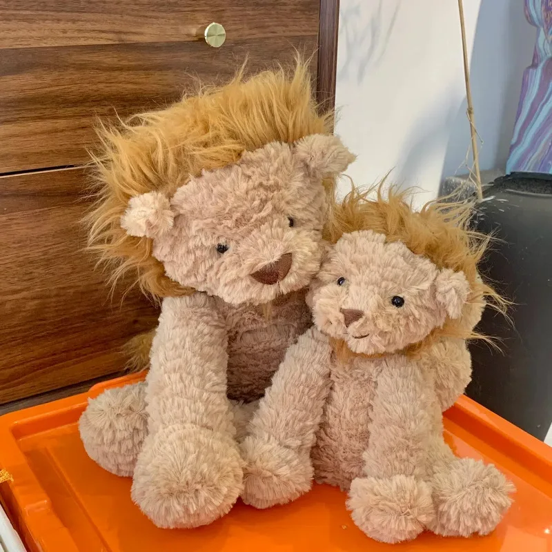 

Мягкая игрушка-подушка «Британский кот-лев» (23/31 см), милый подарок на день рождения для детей, декор для детской комнаты