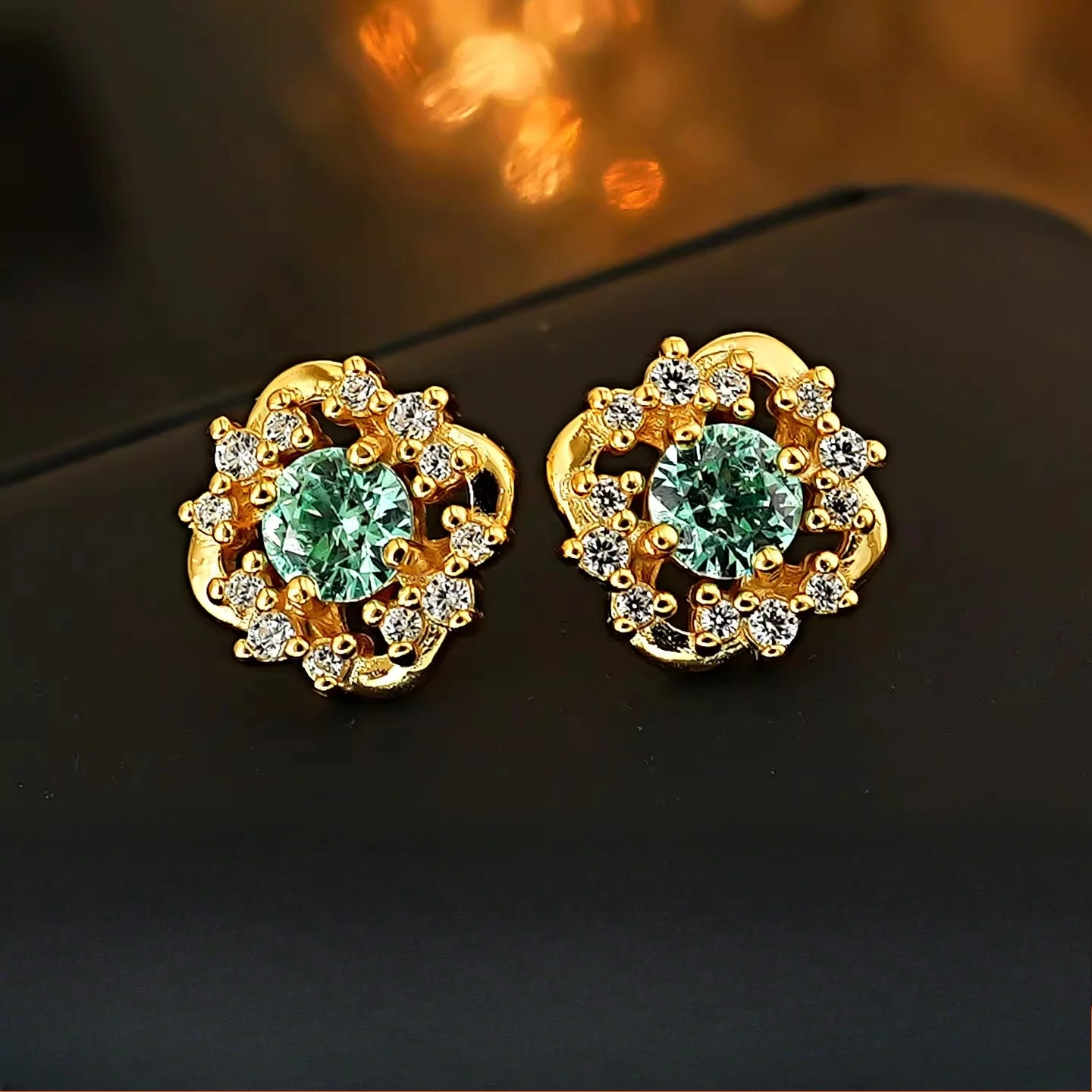 

Серебряные серьги-гвоздики 925 пробы с зеленым круглым цирконом, универсальный дизайн, модные женские украшения в форме цветка