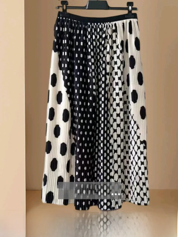 

Women's Chiffon A-Line Skirt Summer 2025 New Ice Silk Polka Dot Casual Pleated Mid-Length Skirt f Body Skirt
