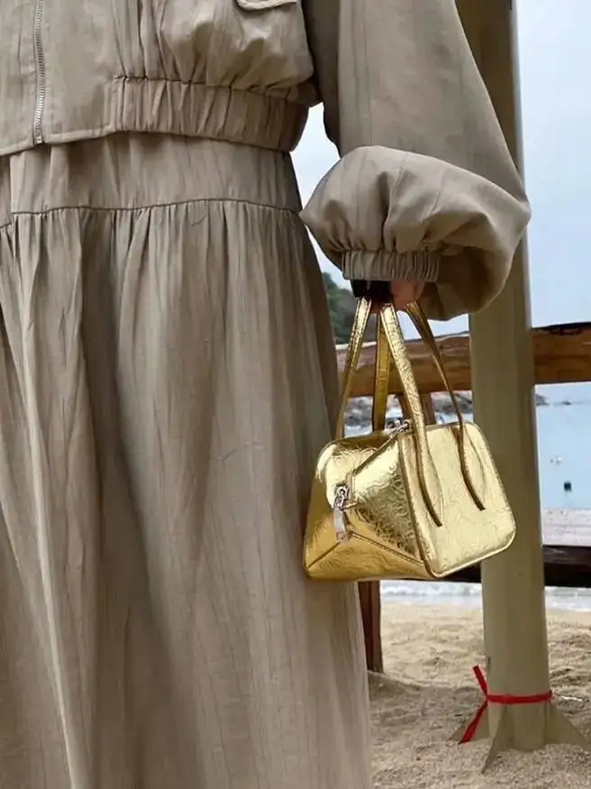 Bloom Hot Girls Gold Hand Ladies 2025 High Street Handle Leather Casual Square Bag Women Retro Crossbody Bags Aesthetic