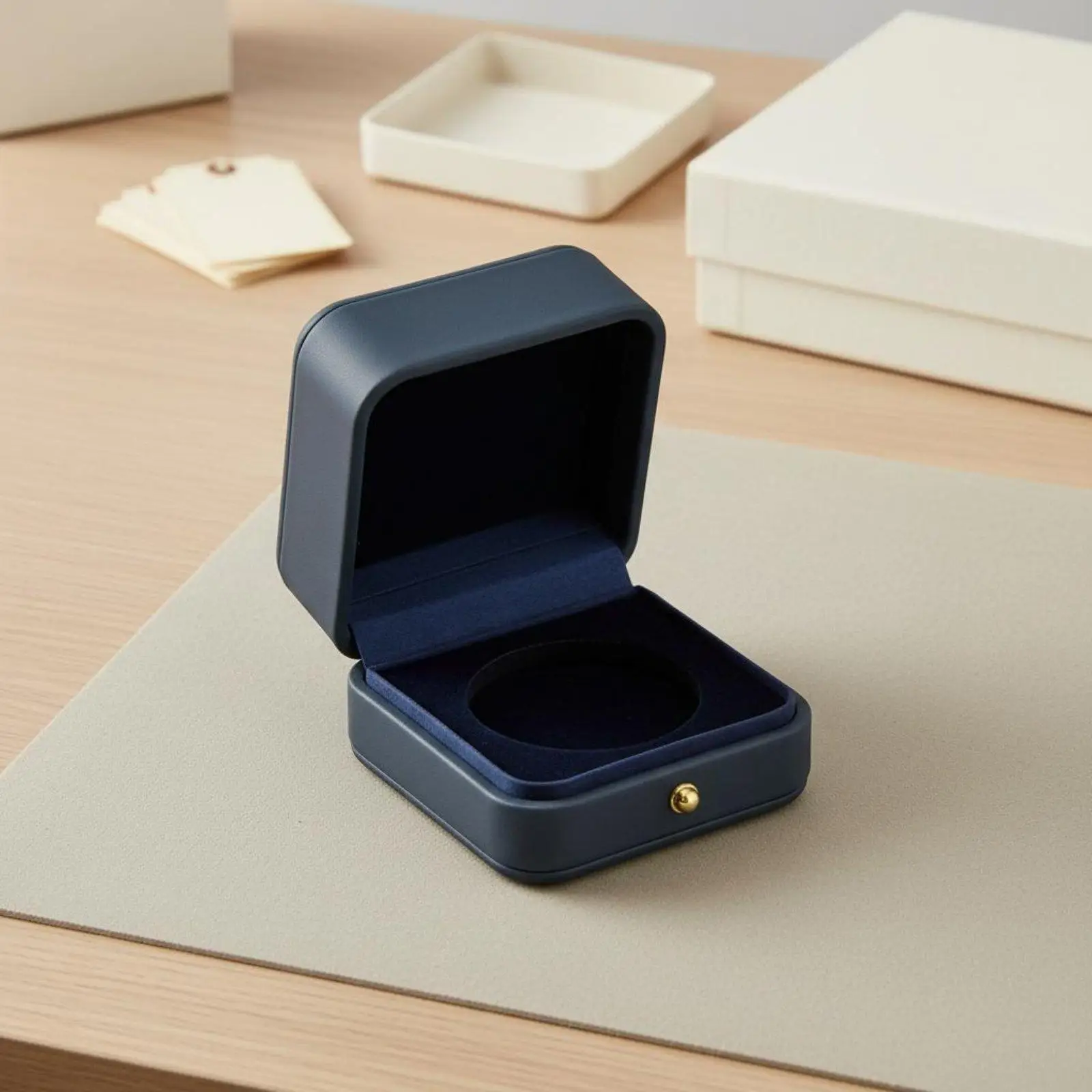 Collectible Coin Collection Case PU Leather Flannel Interior Elegant Display Box for Medals and Pins