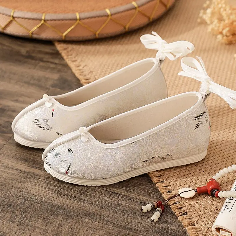 Ancient Dance Shoes Embroidered Hanfu Shoes Summer Improvement Han Shoes Element Round Head Pearl Shoes Embroidered Shoes