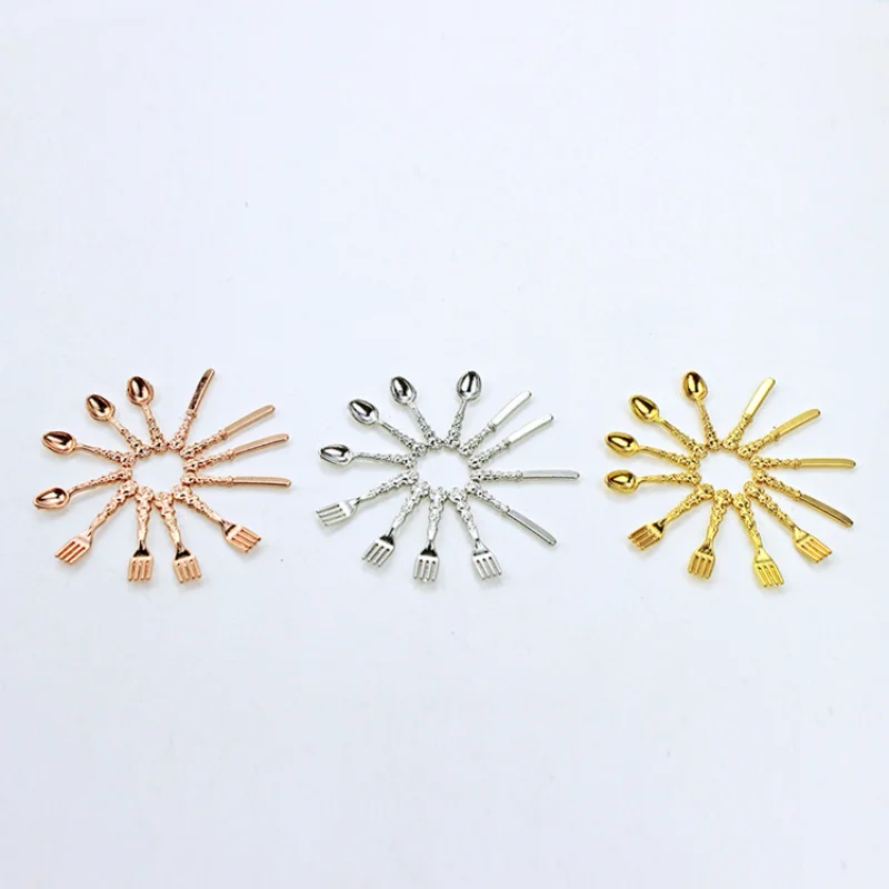 1セット 1:12 ミニチュア ヴィンテージ ドールハウス ミニチュア食器 カトラリー 金属製 ナイフ フォーク スプーン キッチン フード 家具 おもちゃ ゴールド シルバー