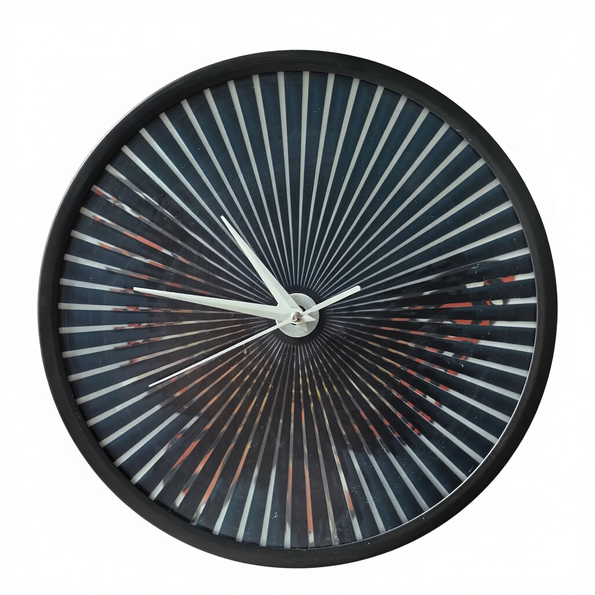 Horloge murale à mouvement papillon avec cadre métallique, effet rotatif fascinant, illusion d'optique à mouvement perpétuel, décoration intérieure, horloge
