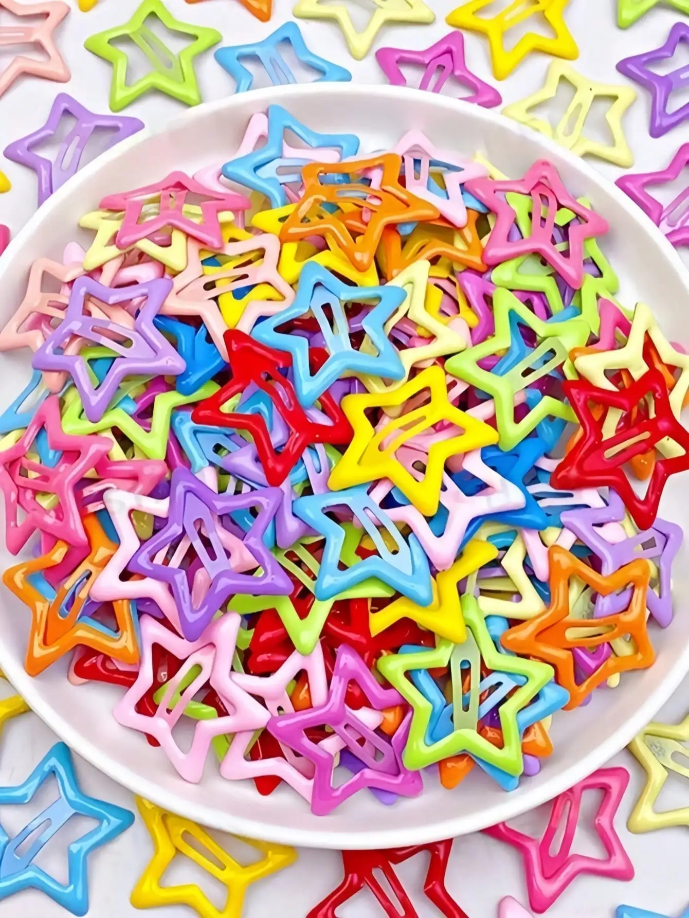 กิ๊บติดผมรูปดาวหลากสีสันสไตล์ Y2K สีสุ่ม เครื่องประดับผมรูปดาวห้าแฉกที่เรียบง่ายและมีสไตล์ เหมาะสำหรับชีวิตประจำวัน โรงเรียน และกิจกรรมกลางแจ้ง