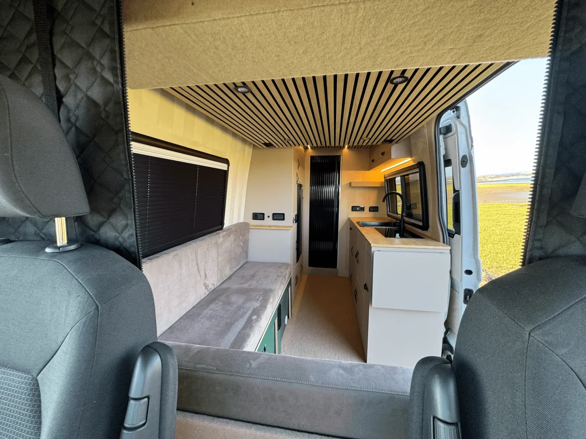 مقسم الكابينة الحرارية المبطن للتعتيم لشركة فيات دوكاتو/بيجو بوكسر/سيتروين مرحل 2006+ رام بروماستر كارافان متنقل #4