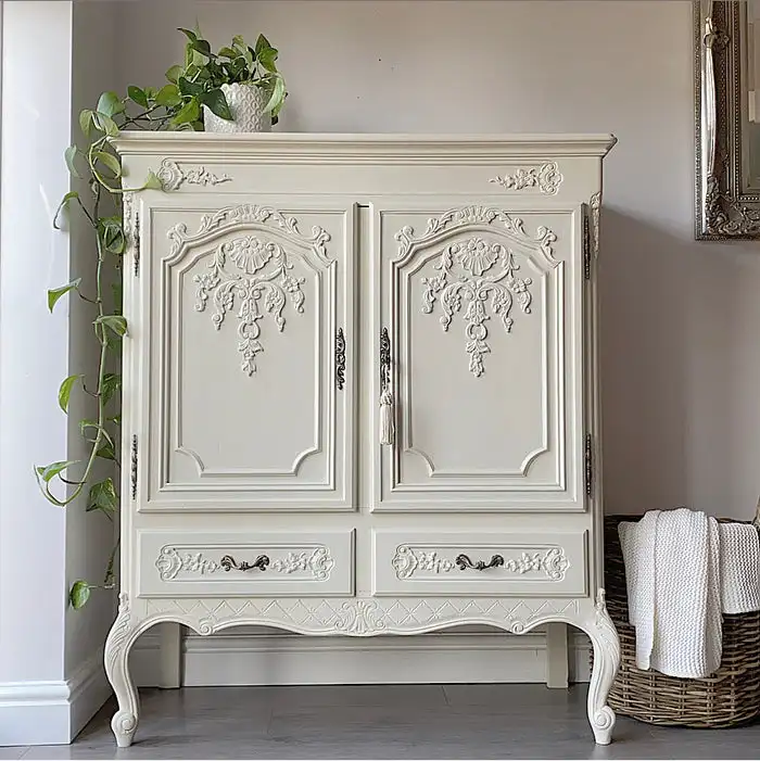 Simple entrance foyer cabinet retro carved and fully equipped European storage shoe cabinet