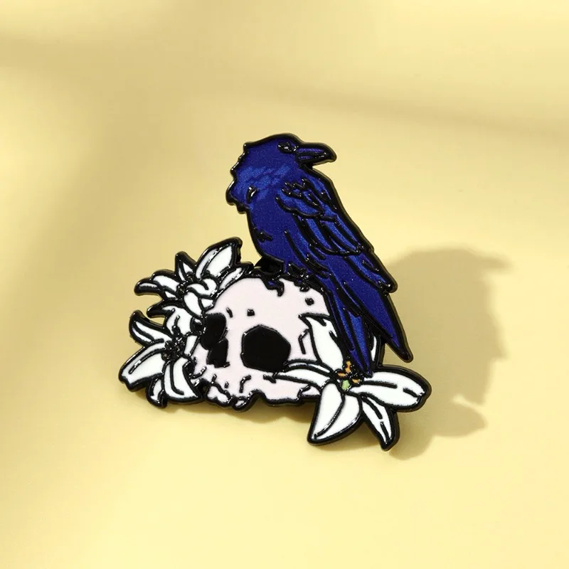 New Retro Style Skull and Raven Design Brooch Fashion Cartoon Metal Badge Pin For DIY Clothing Bags Hat T-shirt Jeans Decoration
