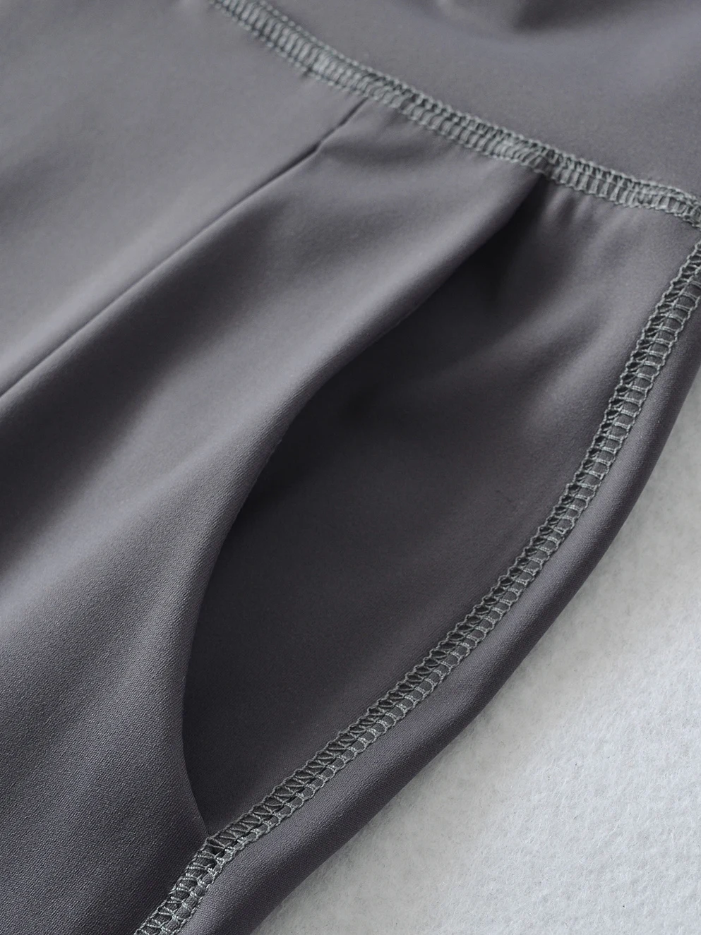 กางเกงขายาวทรงตรงเอวสูงสไตล์อเมริกัน ผ้าเนื้อนุ่มใส่สบาย เหมาะกับการเล่นโยคะ แมทช์ง่าย สไตล์ลำลอง ใส่ได้ทุกโอกาส