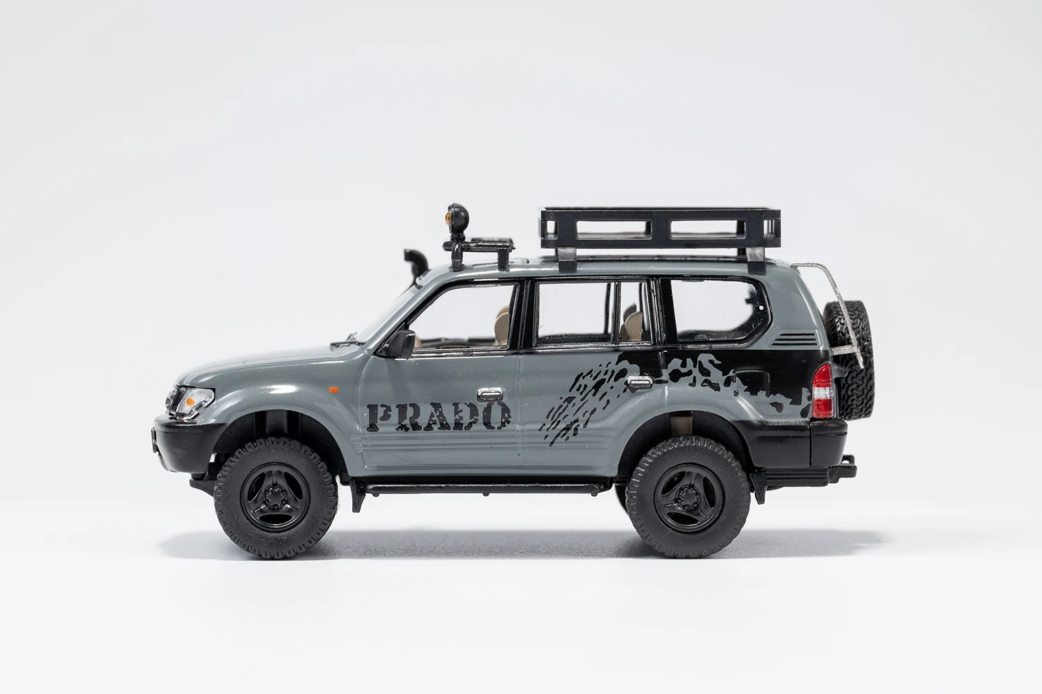 GCD 1/64 Diecast Prado 90 Street Car Model Car Toys Off-Road 1:64 Vehicle With Case Gift for Adults Hobby Collection