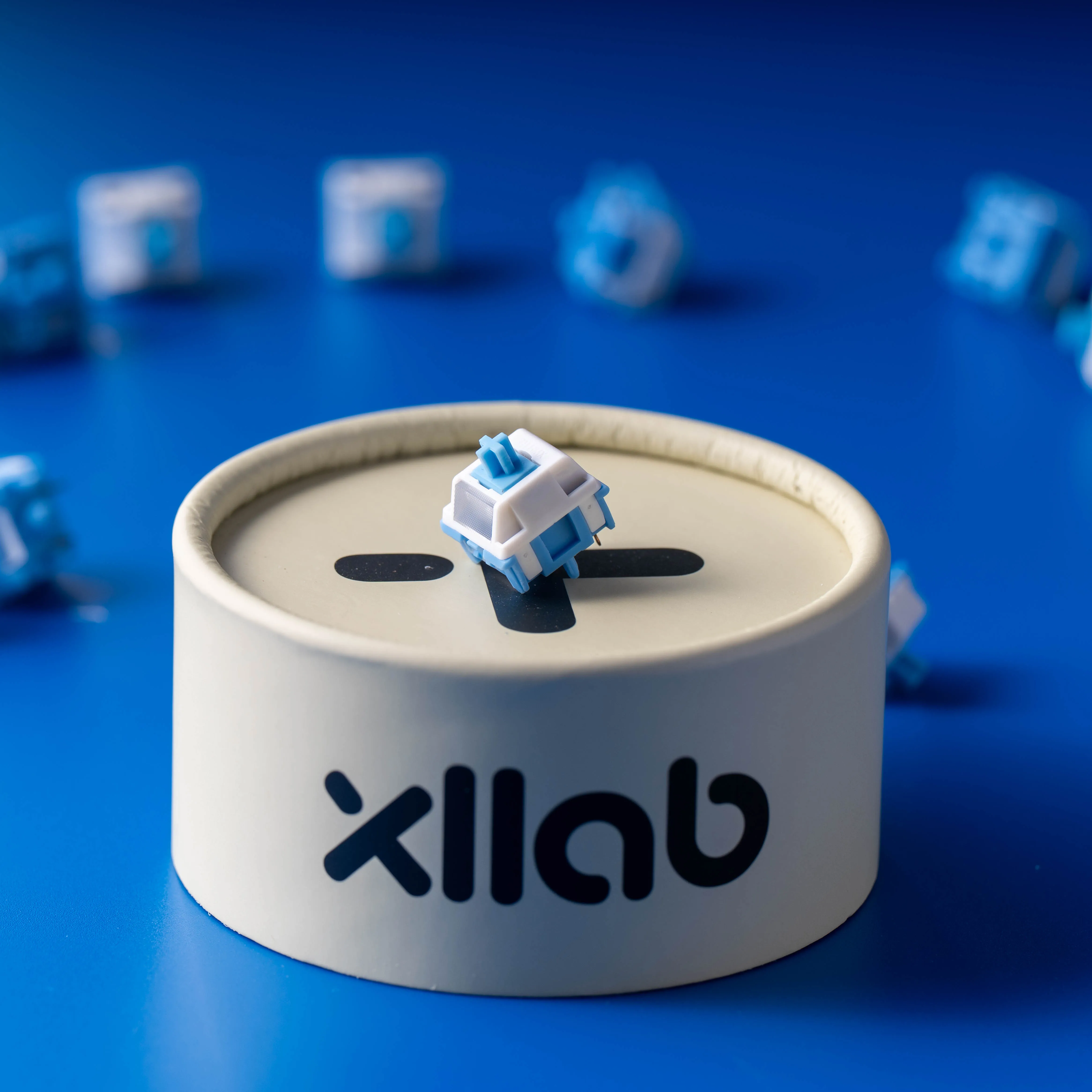 

XLLAB x HMX Cloud V2 Механическая клавиатура Линейный переключатель Заводская смазка Новая форма Светопроводящий столб