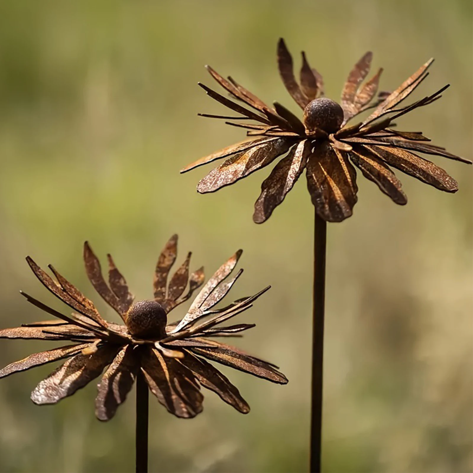 Iron Wavy Curved Petal Iron Floral Sculpture Anti-corrosion Rust Finish Iron Lawn Ornament Rustic Cornflower Stake for Garden