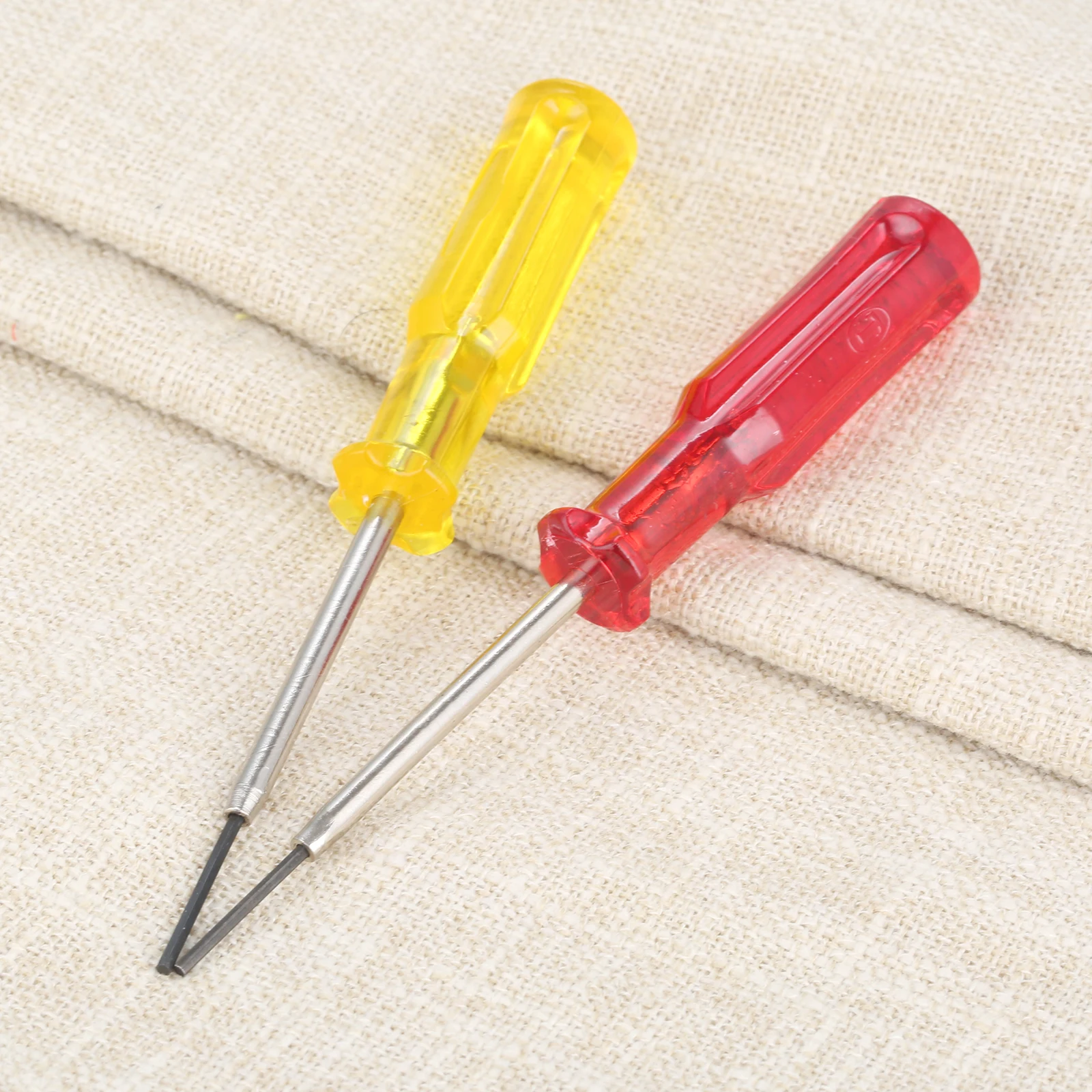 DRELD 2Pc Overlock Household Sewing Machine Hexagonal Screw Driver Sewing Machine Screwdrivers Sewing Tools Accessory 1.6/1.5mm