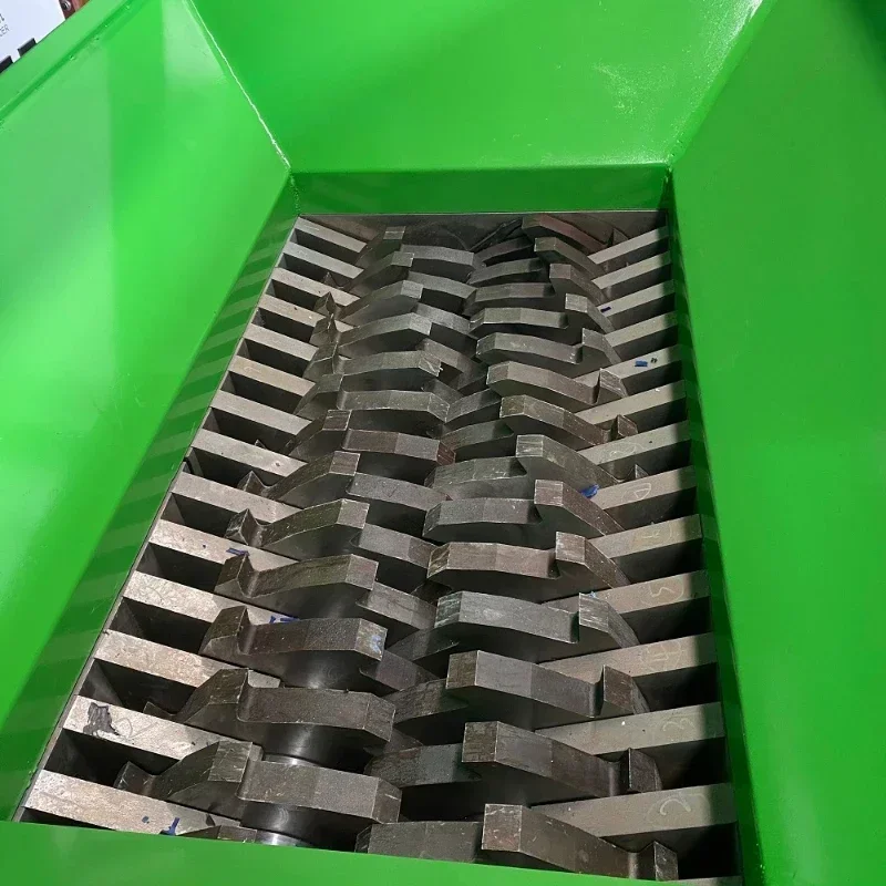 Hot sales Hot sales Qixing various plastic crushers plastic recycling machine PP PE PVC scrap metal biaxial crusher